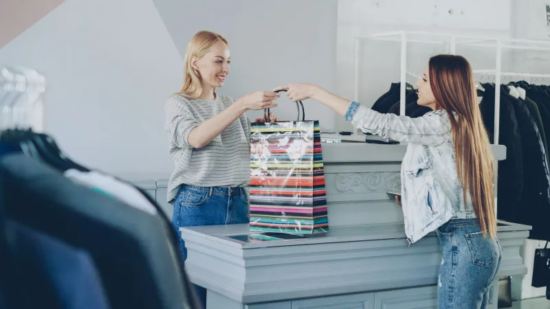 The Fine Print Nobody Reads: Outlet Store Return Policies Decoded